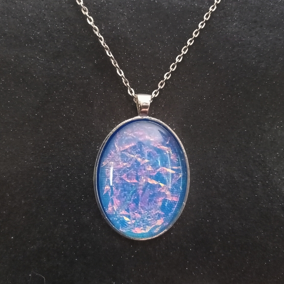 Blue faux opal / dichroic glass iridescent glass cabochon silver necklace 23" - Picture 6 of 6